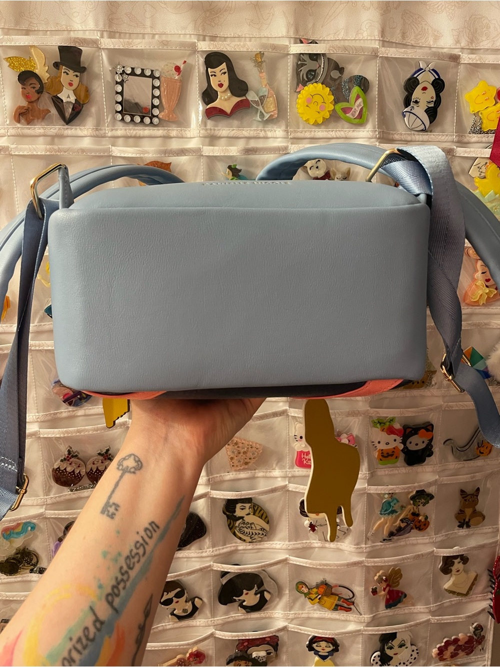 🩵PRICE FIRM🩵Danielle Nicole Disney Alice in Wonderland Direction Backpack - Picture 13 of 14